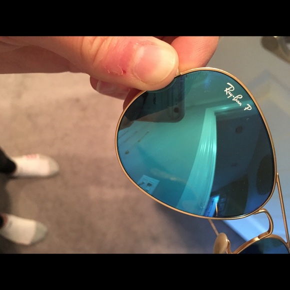 Polarized blue mirrored ray bans - Picture 4 of 6